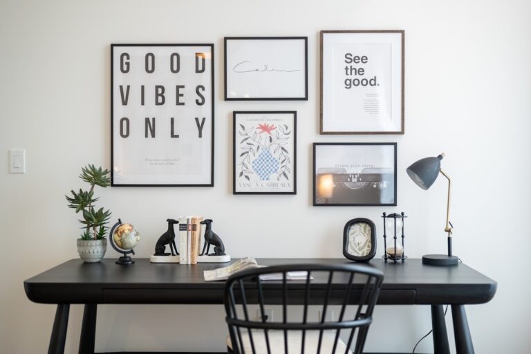 Designing a Functional Home Office with Smart Solutions